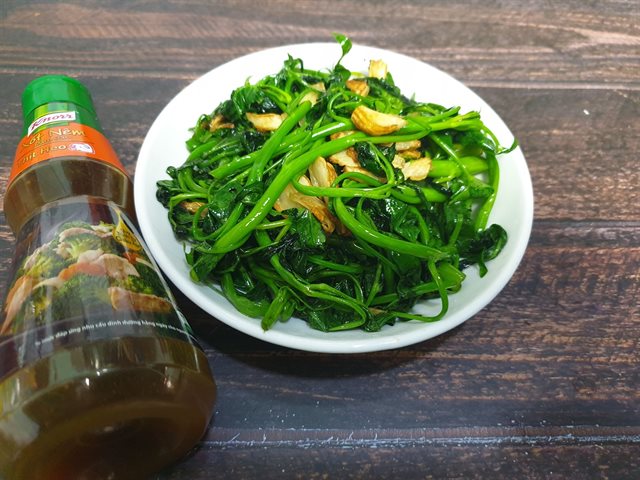 Rau Muống Xào Tỏi Thơm