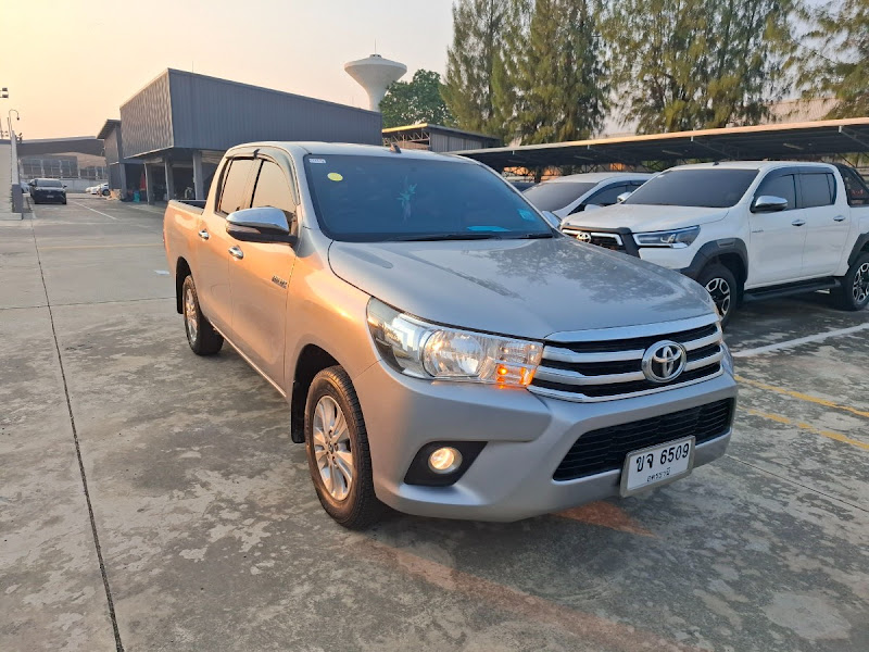 TOYOTA HILUX REVO