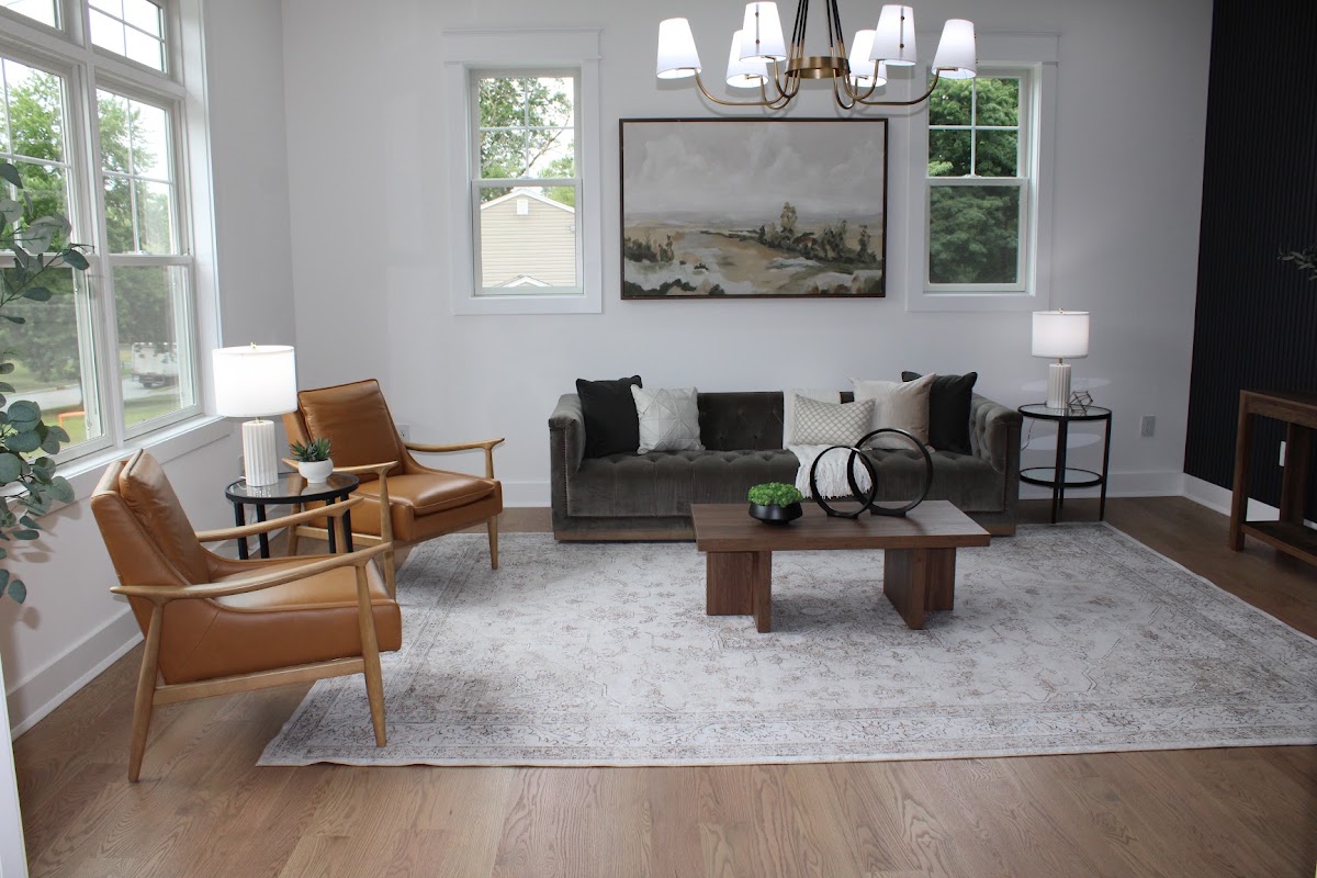 Living/Family Rooms image