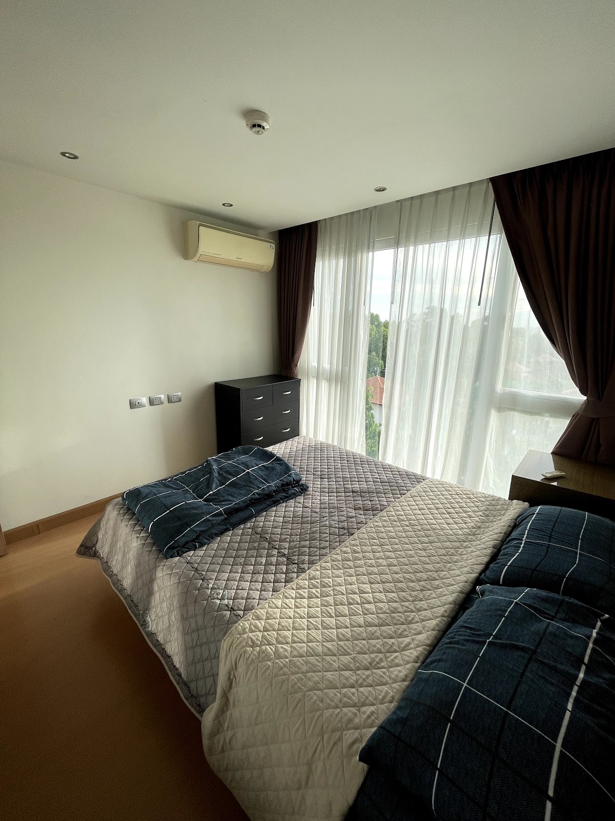 Unixx - 2 Bed, Floor 37 7