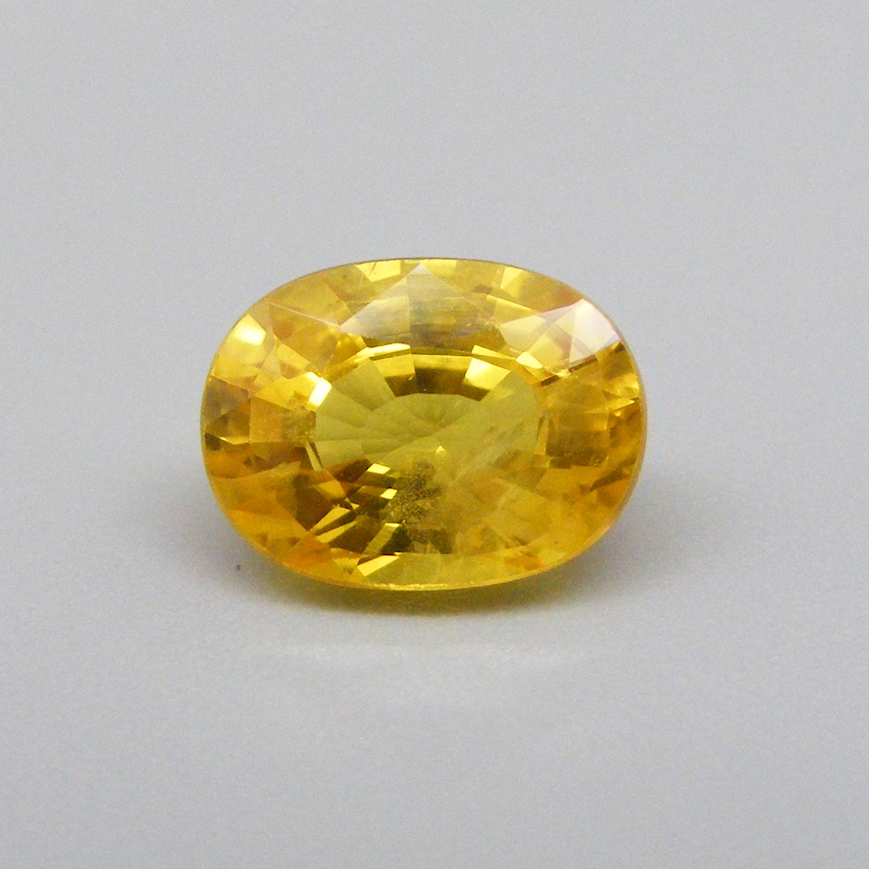 Natural bangkok Yellow Sappire 2.09 cts