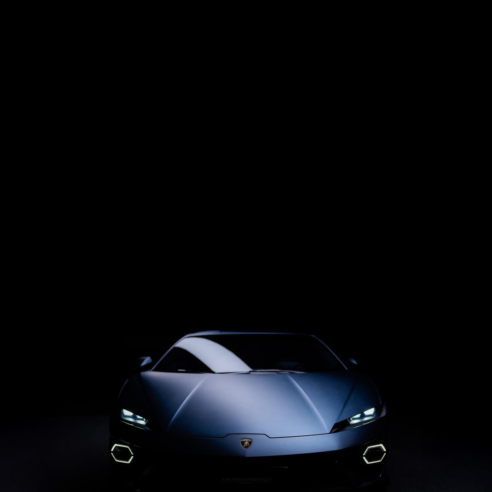 Download Lamborghini Supercar Emerging From Darkness 2K iPhone