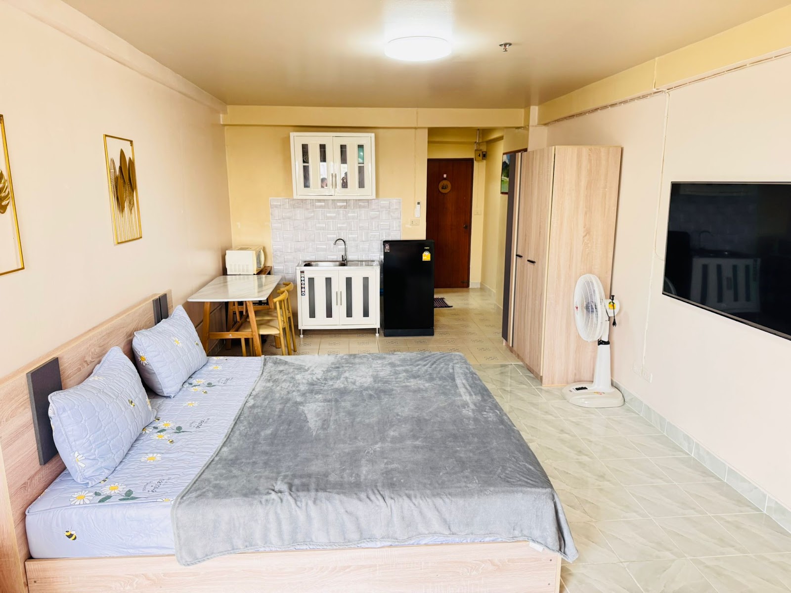 Laguna Heings - 2 Bed, Floor 7 4