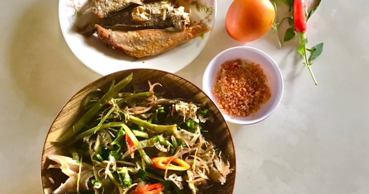 Cơm trưa đơn giản của 2 vợ chồng
