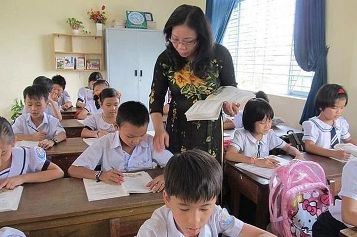 Giáo viên được nghỉ hưu muộn tới 10 năm theo quy định mới - Báo Tri thức &amp; Cuộc sống