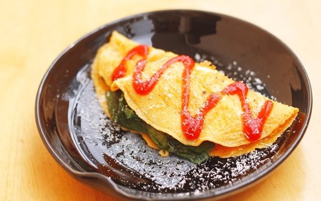 Trứng Chiên Cuộn Mì Gói