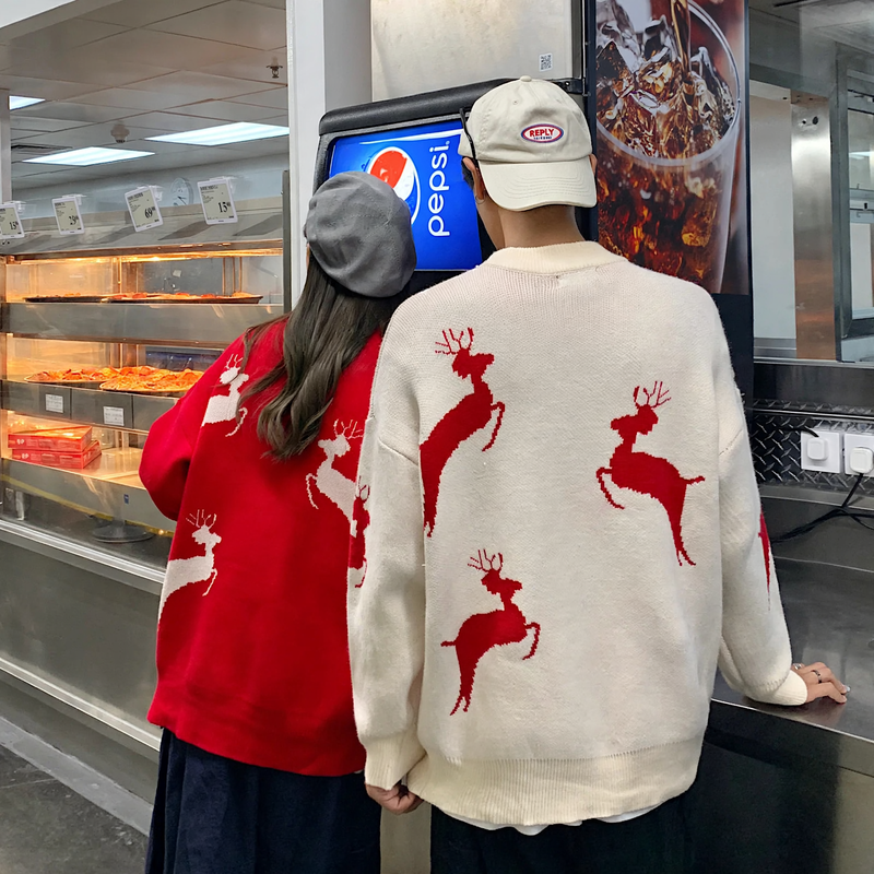 Unisex Knitted Sweater with Reindeer Motif