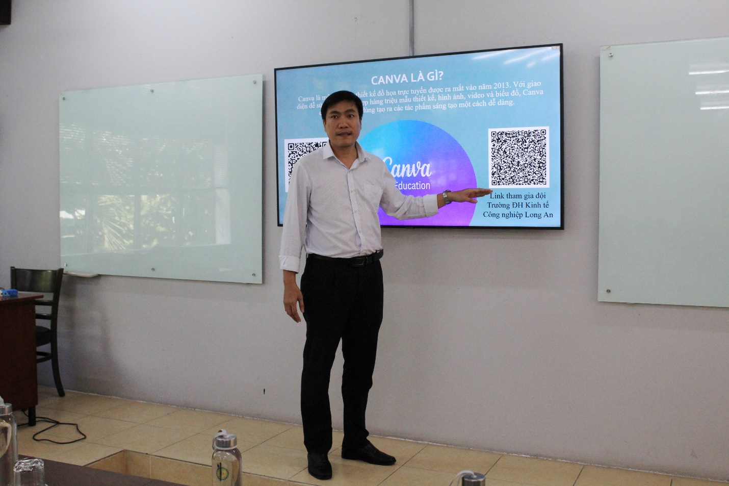 Diễn giả Võ Hoàng Huy hướng dẫn các thao tác cơn bản trên Canva, Capcut