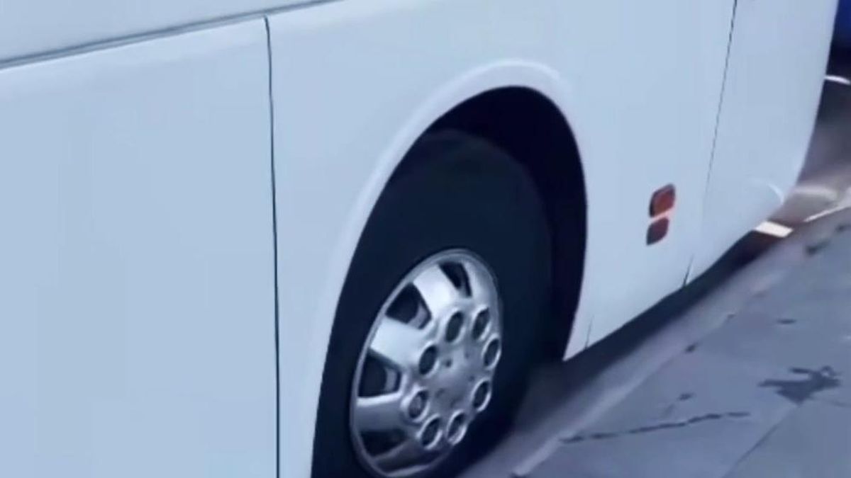Công an làm rõ vụ 7 ô tô bị chọc thủng lốp khi đỗ trên đại lộ ở Quảng Ninh - Báo VTC News