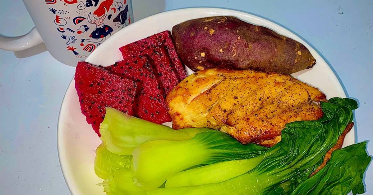 Bữa ăn healthy - Ức gà áp chảo kèm cải chip luộc