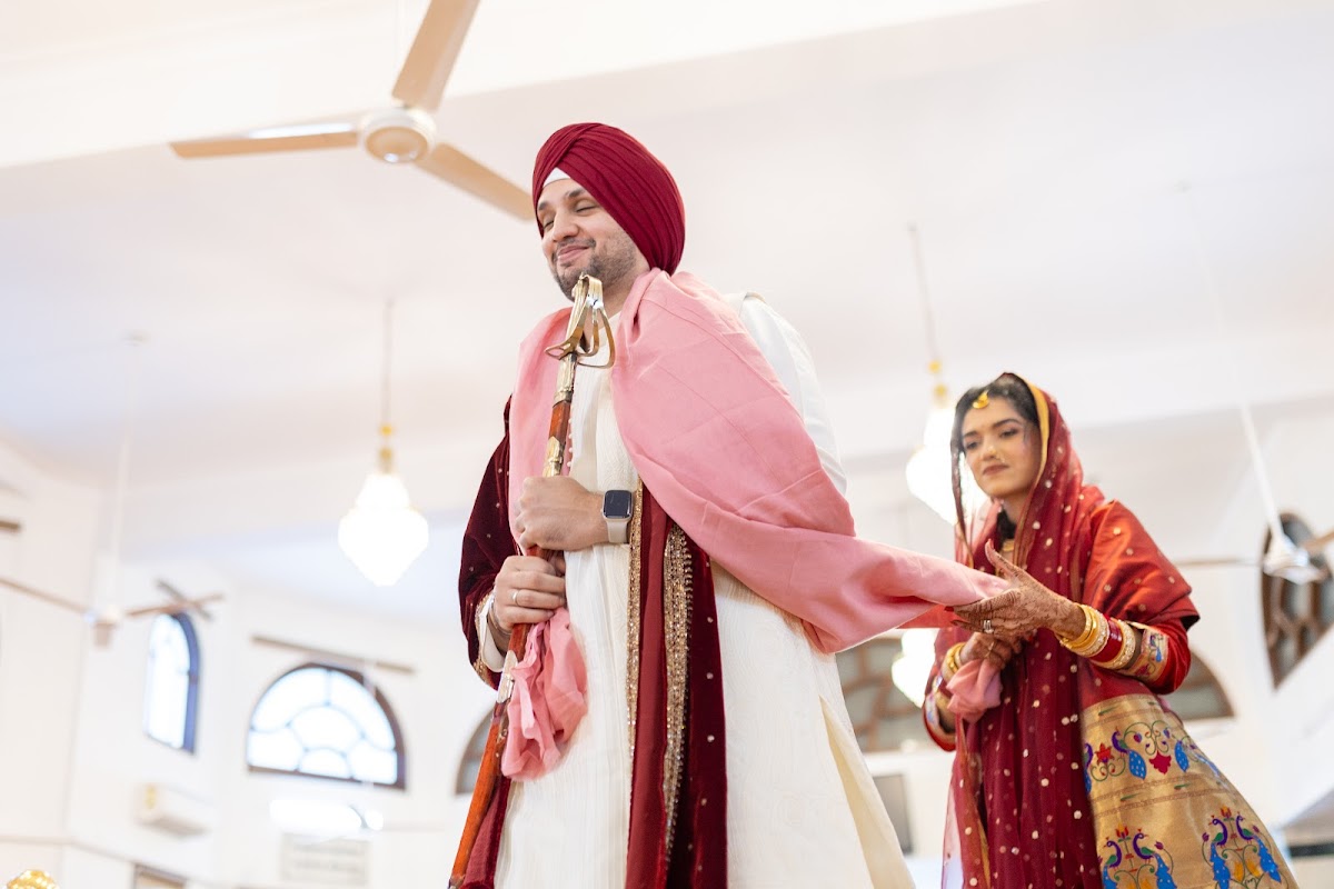 Weddings · 44 frame 25