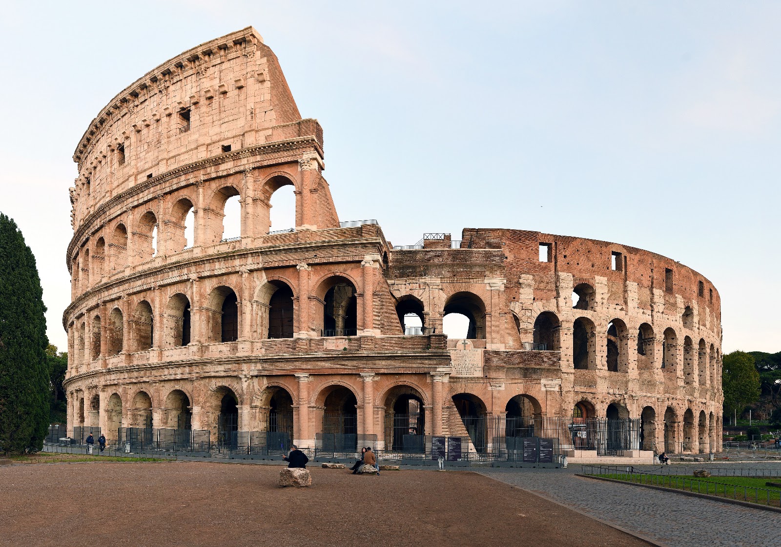 Colosseum: Ikon Kekaisaran Romawi yang Memikat Wisata Dunia