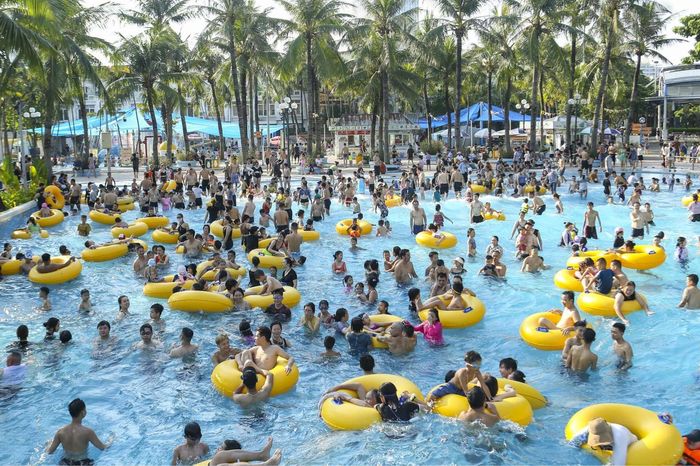 Ngày đầu nghỉ lễ: Đường phố thông thoáng, công viên nước đông kín người - Đài Phát thanh và truyền hình Hà Nội