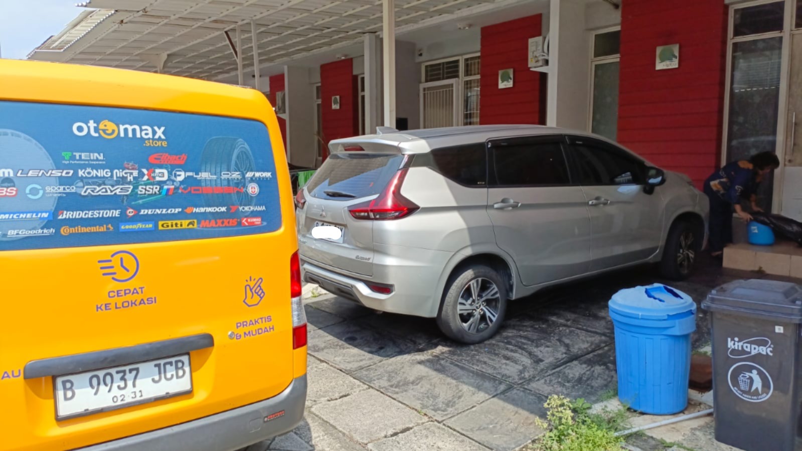 Dokumentasi Penanganan Ban Mobil Otomax Store - Continental EcoContact 6: Pilihan Terbaik Ban 235/50 R19 untuk EV & Hybrid
