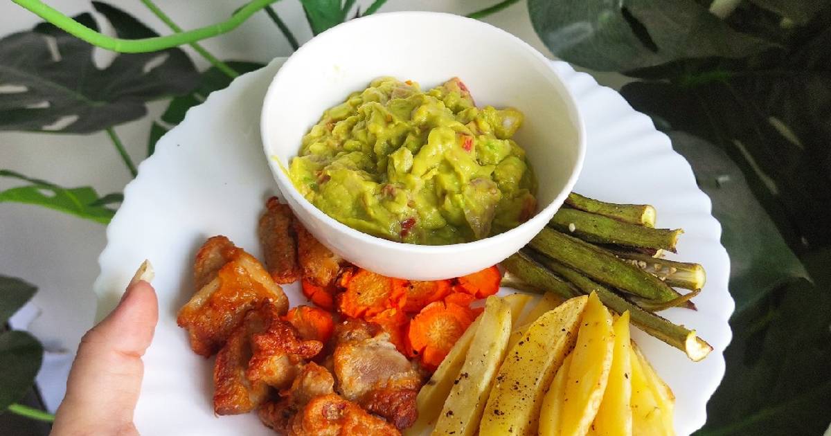 Củ quả gà nướng kèm sốt kem Bơ Eat clean (18k)