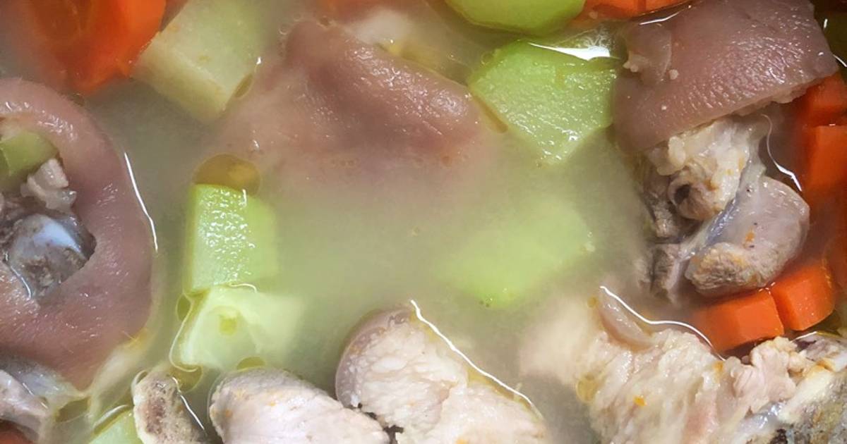 Giò heo hầm rau củ
