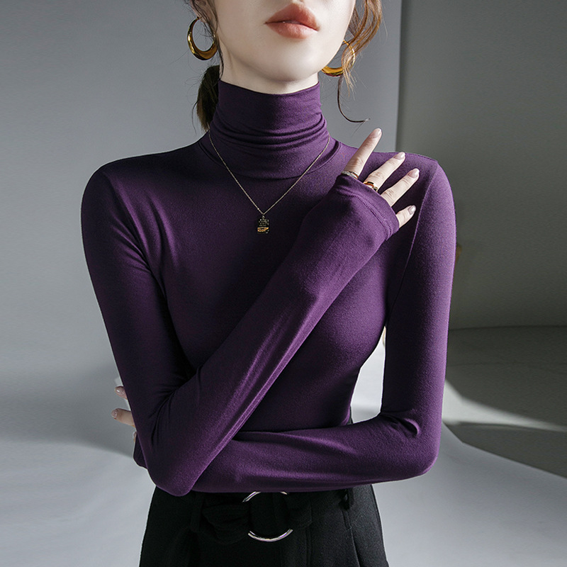 Elastic women's long-sleeve shirt with turtleneck