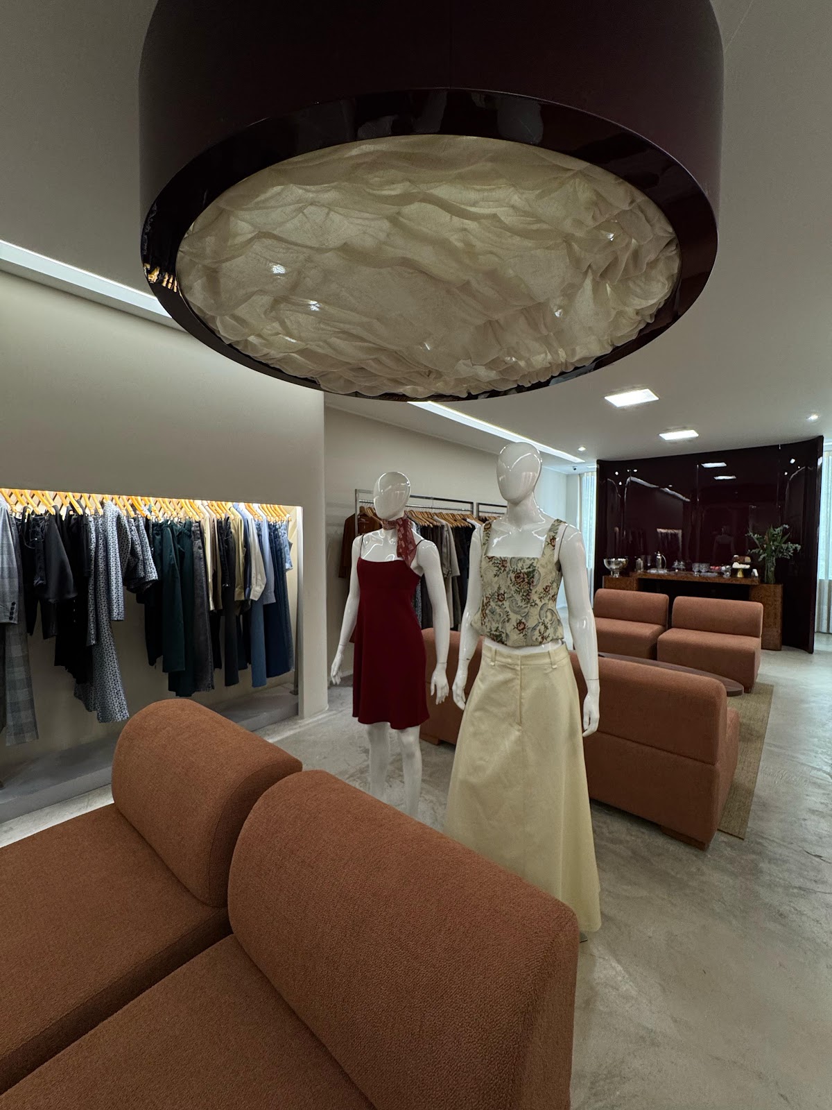 Curadoria Nati Vozza — showroom Low Profile + Dreams