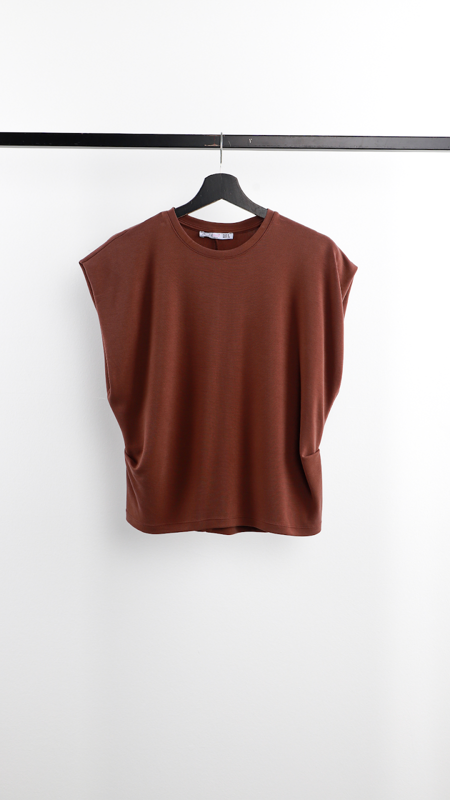 YANDAN PİLE DETAYLI T-SHIRT