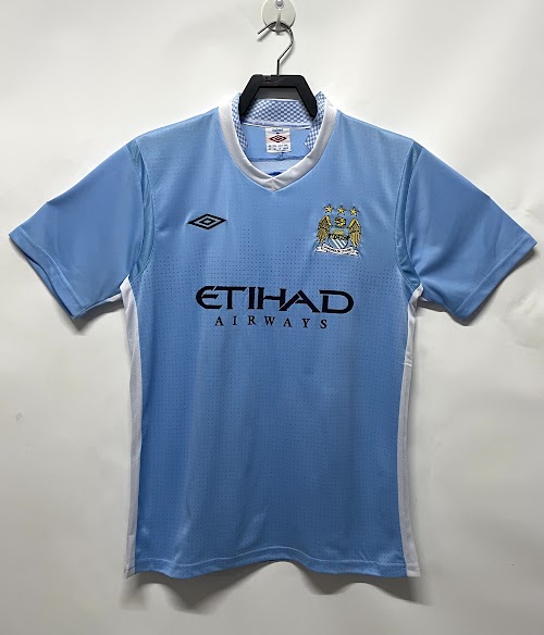 Equipación local del Manchester City 2011-12.jpeg