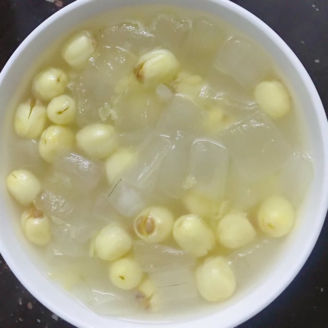 Chè Nha Đam Nấu Hạt Sen Đậu Xanh