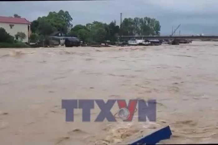 Nước lũ trên sông dâng cao gây ngập lụt một số nơi ở Quảng Ninh - Báo VietnamPlus