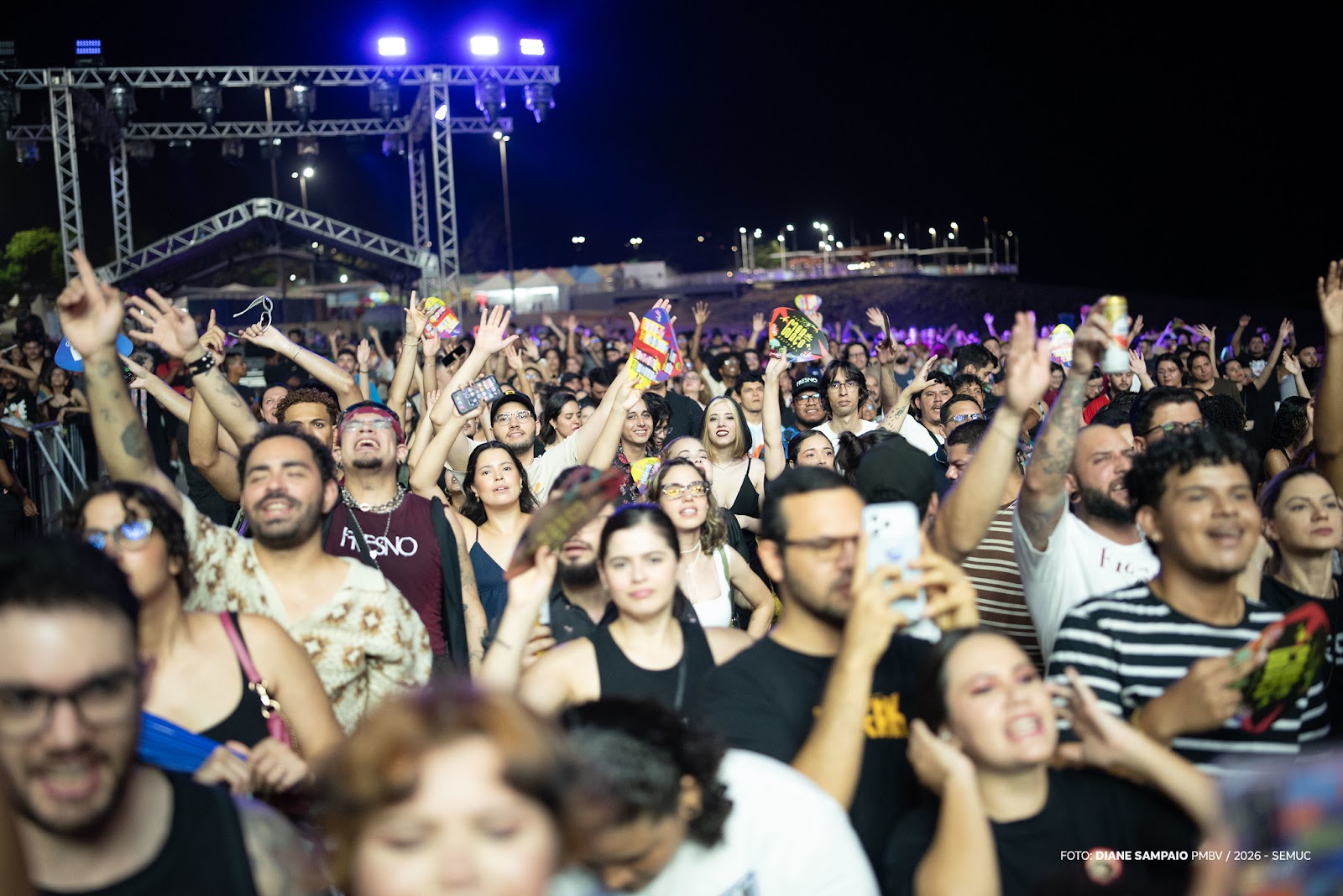 Artistas locais de Roraima realizam show de abertura na segunda noite do Mormaço Cultural 2026 em Boa Vista.