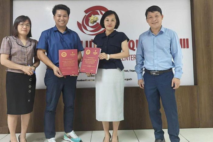 Làm việc với Ủy ban Quốc tế về Người Mất tích và trao tặng Hồ sơ chứng tích chiến tranh cho Trung tâm Lưu trữ Quốc gia III - Tạp chí Văn Hóa &amp; Phát Triển