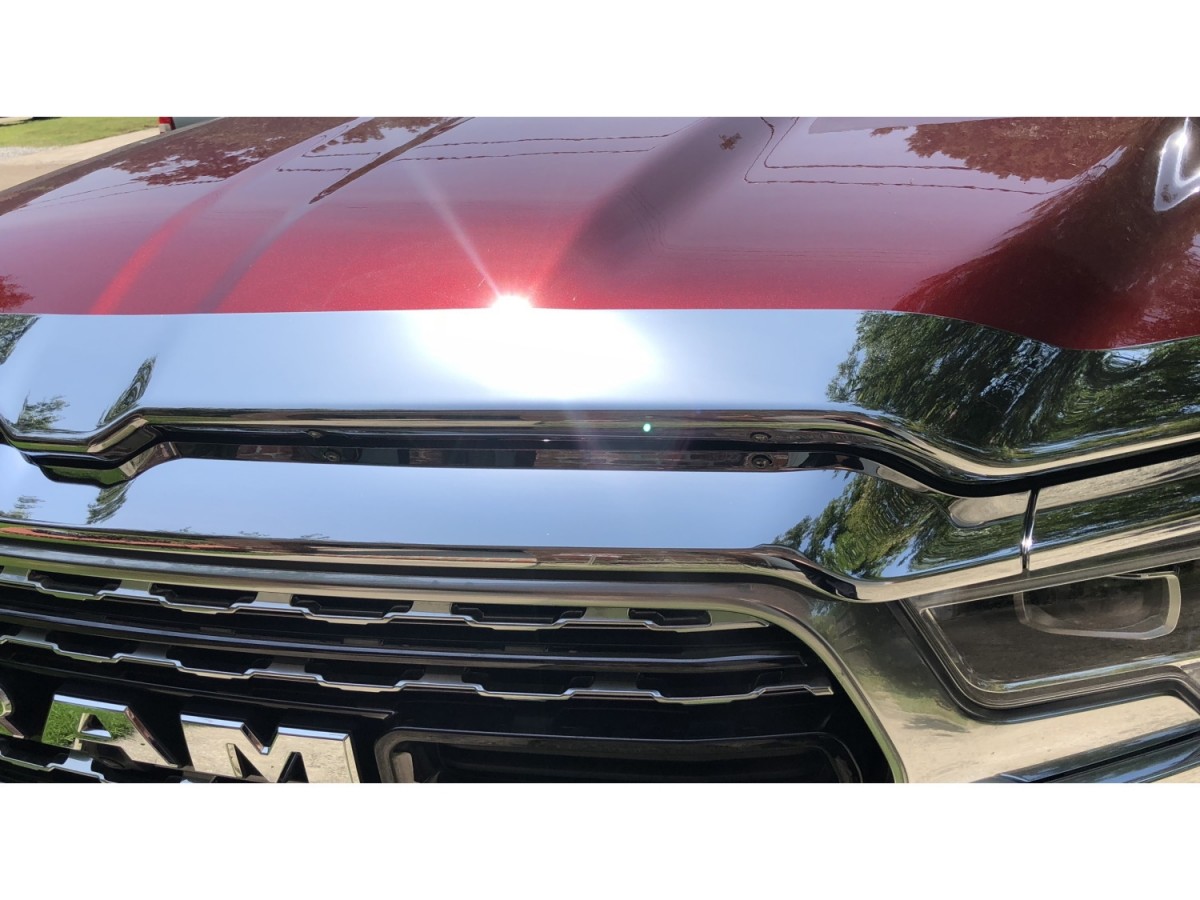 Дефлектор капота хром Chrysler #82215475 для 19-22 Ram 1500