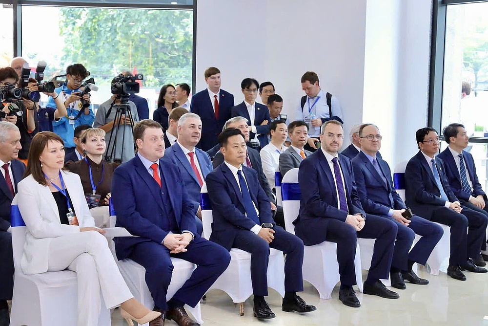 Trường Đại học Tây Bắc tham dự Hội nghị Hiệu trưởng các trường đại học Việt Nam - Liên bang Nga lần thứ III: Thúc đẩy hợp tác chiến lược với Viện Á - Phi (IAAS), Đại học Tổng hợp quốc gia Lomonosov
