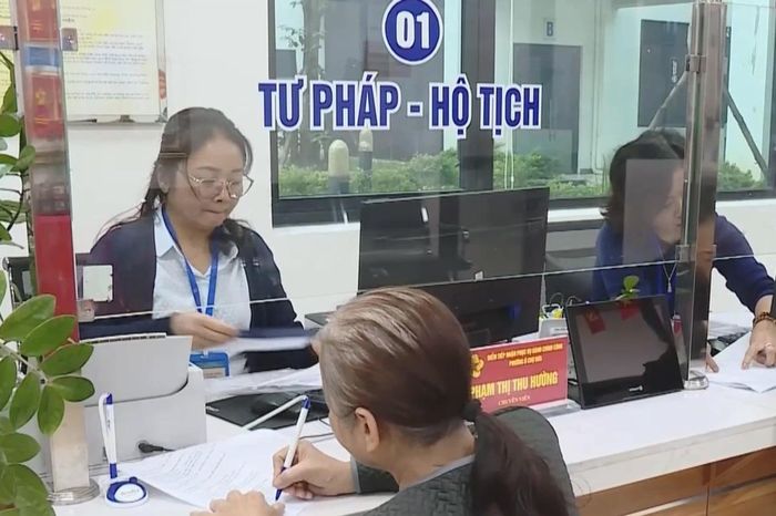 Hà Nội: Ủy quyền 636 TTHC, giải phóng 32 triệu giờ lao động - Đài Phát thanh và truyền hình Hà Nội