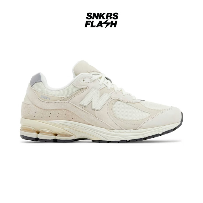 NEW BALANCE 2002R CREAM - Size 40