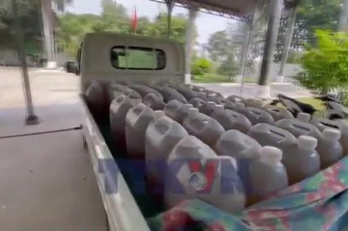 Đồng Tháp: Bắt giữ nhiều vụ vận chuyển xăng dầu, hàng hóa không rõ nguồn gốc - Báo VietnamPlus