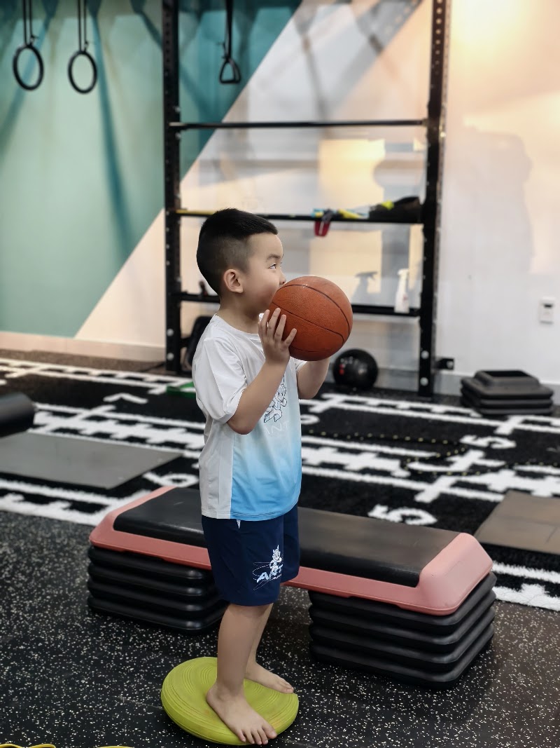 StrongFit Kid - tap luyen cho tre 8-18 tuoi