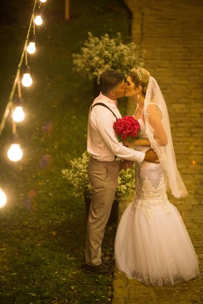 Fotografo di matrimoni Hendrikus Resende (hendrikusresend). Foto del 1 giugno 2017