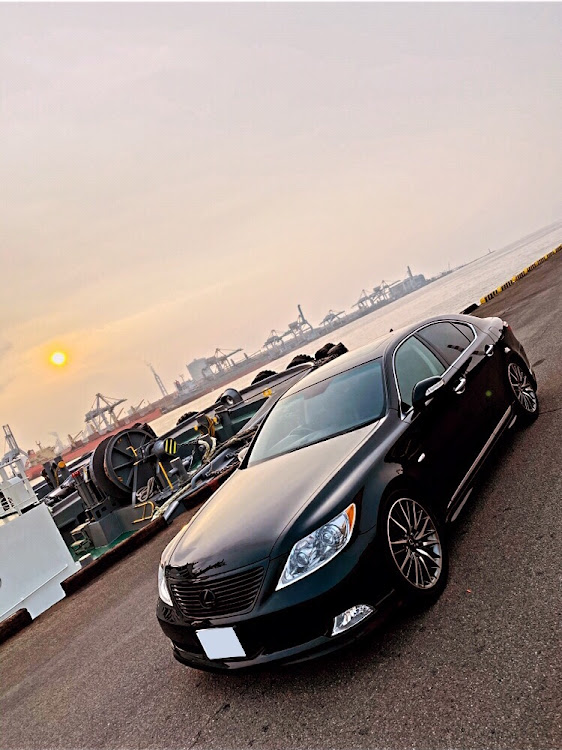 LSのLS460・大分・闇の帝王・おんせん県に関するカスタム事例の投稿画像3枚目