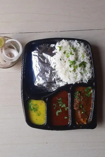 Chicken Sukka Thali