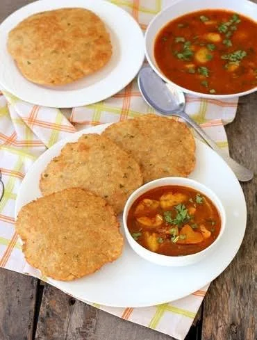 Bedmi Poori With Aloo Sabji