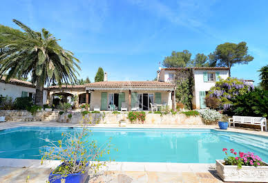 Maison avec piscine et terrasse 9