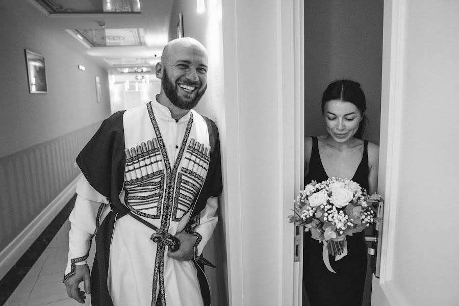 Fotógrafo de casamento Iona Didishvili (iona). Foto de 13 de março