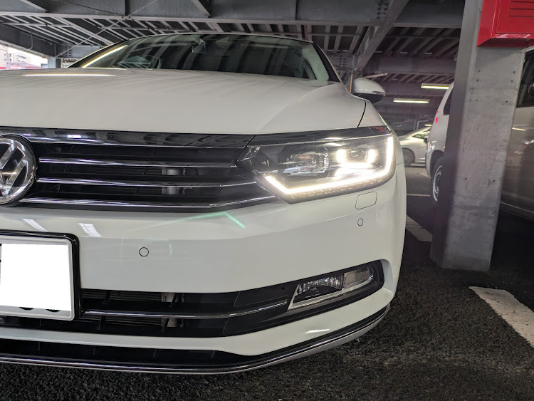 パサートヴァリアントの愛車の半顔が見たいに関するカスタム事例の投稿画像2枚目