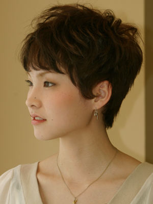 結婚式お呼ばれの髪型は決まった 30代におすすめの簡単ヘアアレンジ特集 Trill トリル