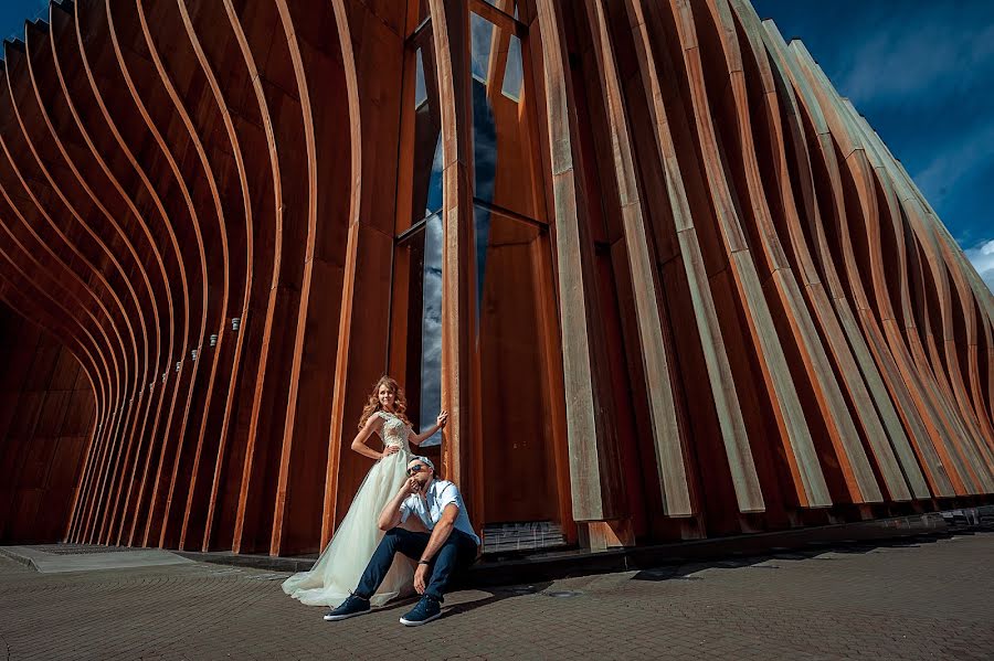 Fotógrafo de casamento Elizaveta Svetilova (steiren). Foto de 12 de julho 2018