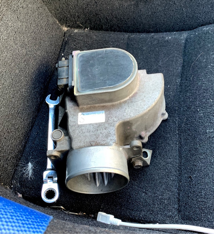 ロードスターのうえしまクリニック・ヨシムラMCLロードスター・エアフロ交換・中古・消耗部品に関するカスタム事例の投稿画像1枚目