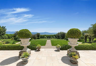 House with garden and terrace 10