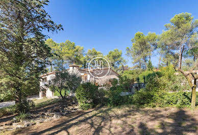 Villa avec piscine et terrasse 3