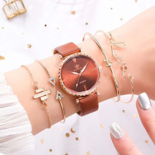 Title 6, Classic quartz watch female watch bracelet comb...