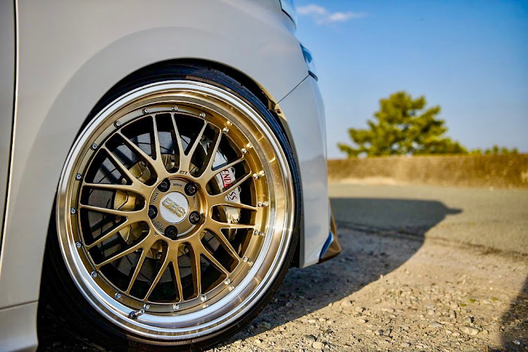ヴェルファイアのみんなのセンターキャップが見たい・BBS LM・特注BBS SUPER-RS D'Art spec 10.5j・当時物TOYOTA純正オプション・BBS センターキャップに関するカスタム事例の投稿画像2枚目