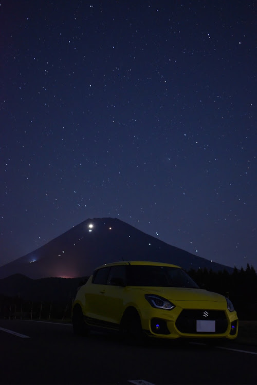 スイフトスポーツのスイフトスポーツ・秋の気配・星空・富士山とコラボに関するカスタム事例の投稿画像1枚目