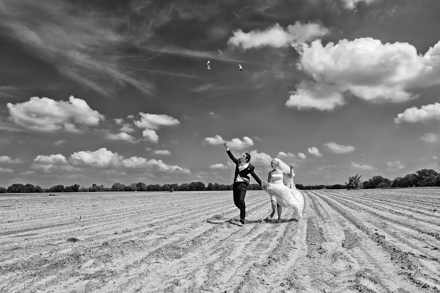 Fotógrafo de casamento Rustam Khadzhibaev (harus). Foto de 4 de setembro 2015